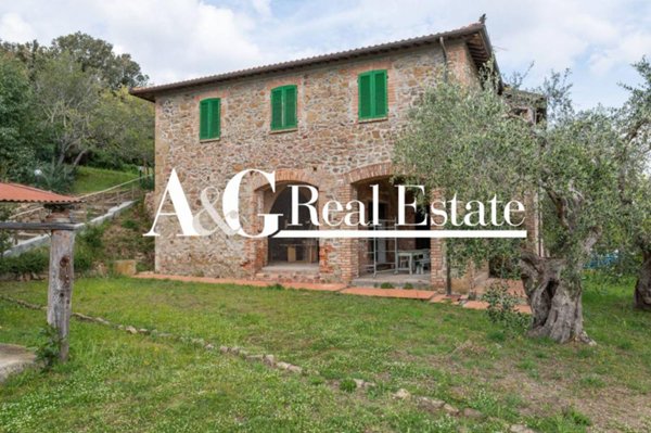 casa indipendente in vendita a Castiglione della Pescaia in zona Ampio