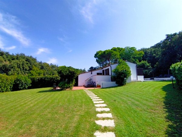 casa indipendente in vendita a Castiglione della Pescaia in zona Punta Ala