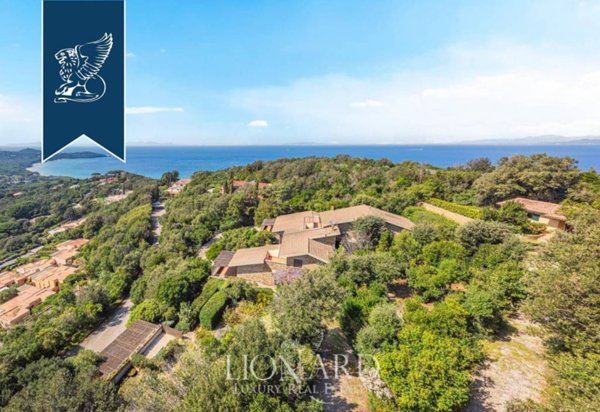 casa indipendente in vendita a Castiglione della Pescaia in zona Punta Ala