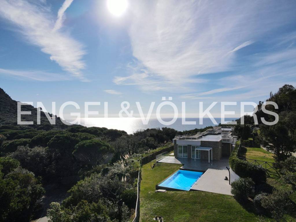 casa indipendente in vendita a Castiglione della Pescaia in zona Punta Ala