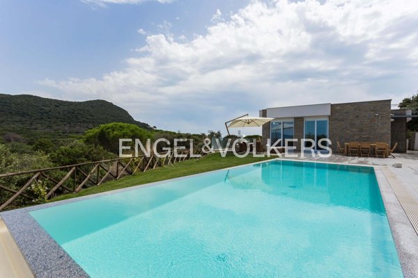 casa indipendente in vendita a Castiglione della Pescaia in zona Punta Ala