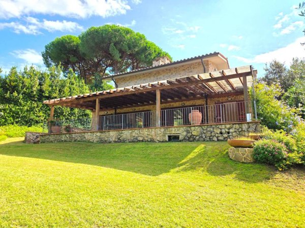 casa indipendente in vendita a Castiglione della Pescaia in zona Punta Ala