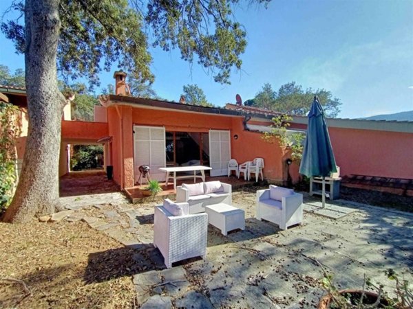 casa indipendente in vendita a Castiglione della Pescaia in zona Punta Ala