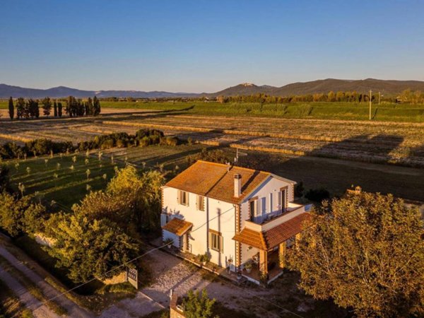 casa indipendente in vendita a Castiglione della Pescaia in zona Vetulonia