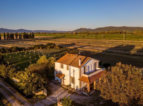 casa indipendente in vendita a Castiglione della Pescaia in zona Ampio