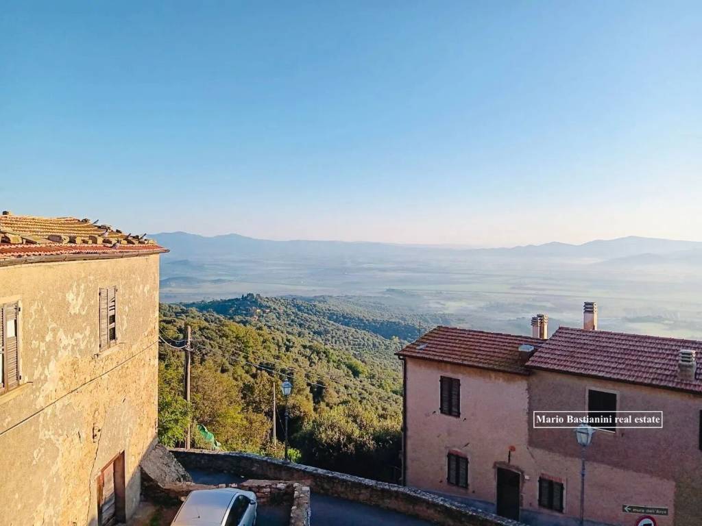 intera palazzina in vendita a Castiglione della Pescaia in zona Vetulonia