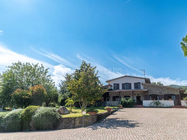 casa indipendente in vendita a Castiglione della Pescaia in zona Buriano