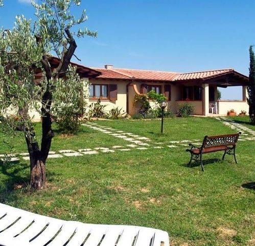 negozio in vendita a Castiglione della Pescaia in zona Tirli