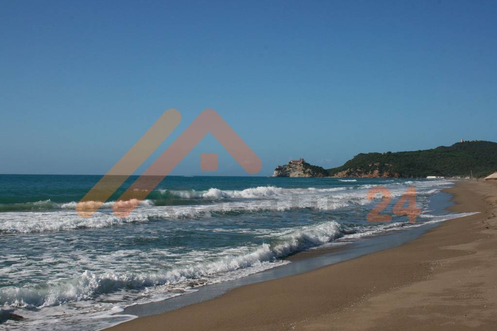 negozio in vendita a Castiglione della Pescaia in zona Rocchette