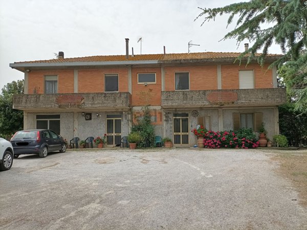 quadrivano in vendita a Castiglione della Pescaia in zona Vetulonia