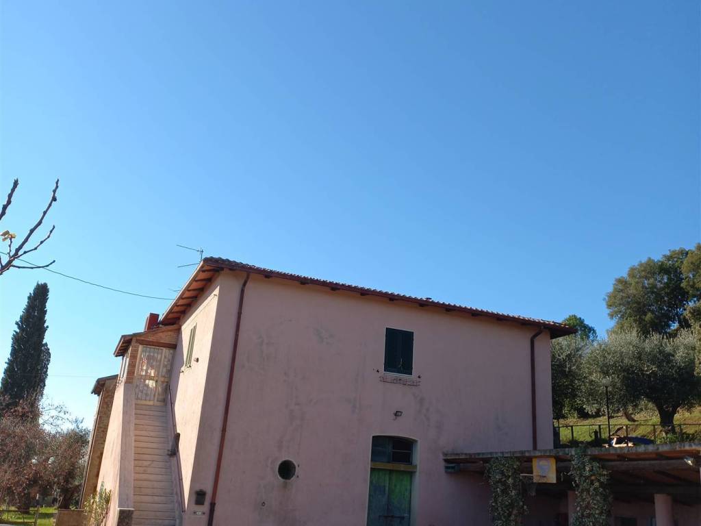 casa indipendente in vendita a Castiglione della Pescaia in zona Buriano