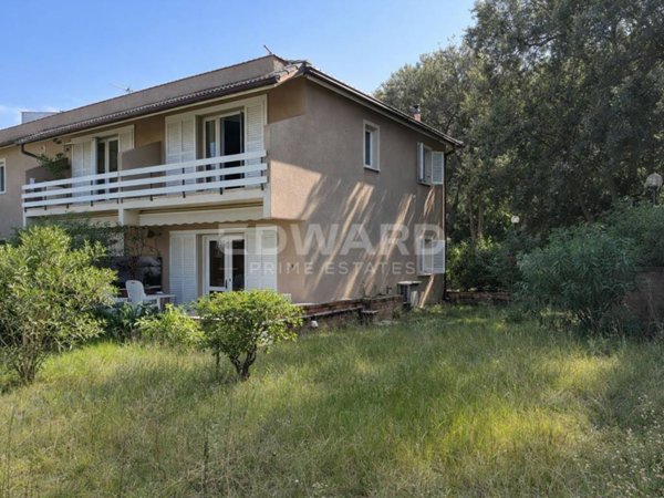 casa indipendente in vendita a Castiglione della Pescaia in zona Ampio