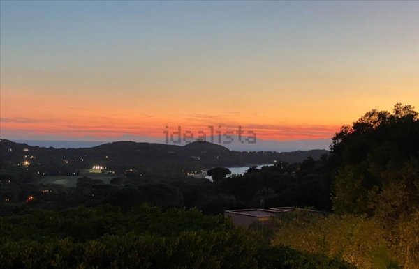 casa indipendente in vendita a Castiglione della Pescaia in zona Punta Ala