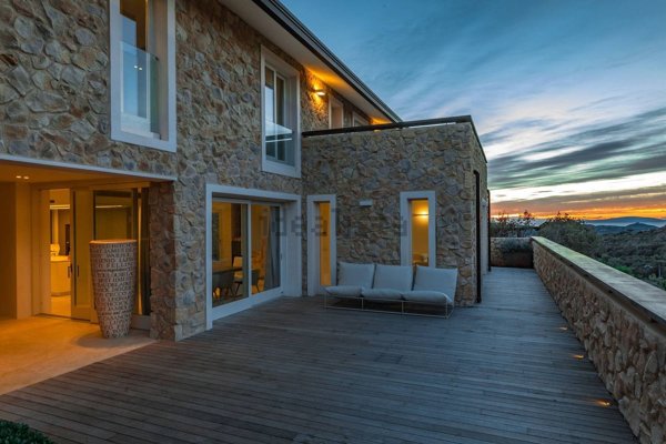 casa indipendente in vendita a Castiglione della Pescaia in zona Punta Ala