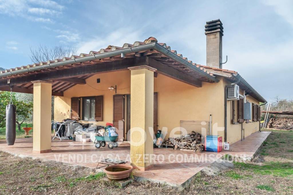 casa indipendente in vendita a Castiglione della Pescaia in zona Buriano