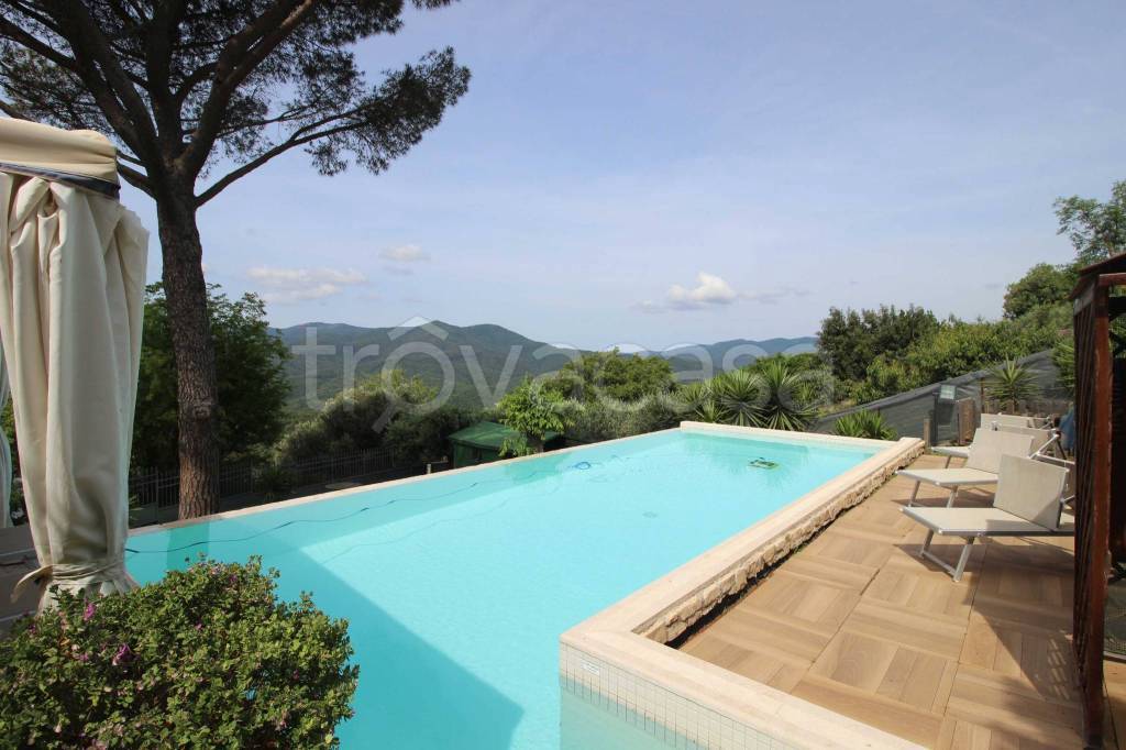 casa indipendente in vendita a Castiglione della Pescaia in zona Vetulonia