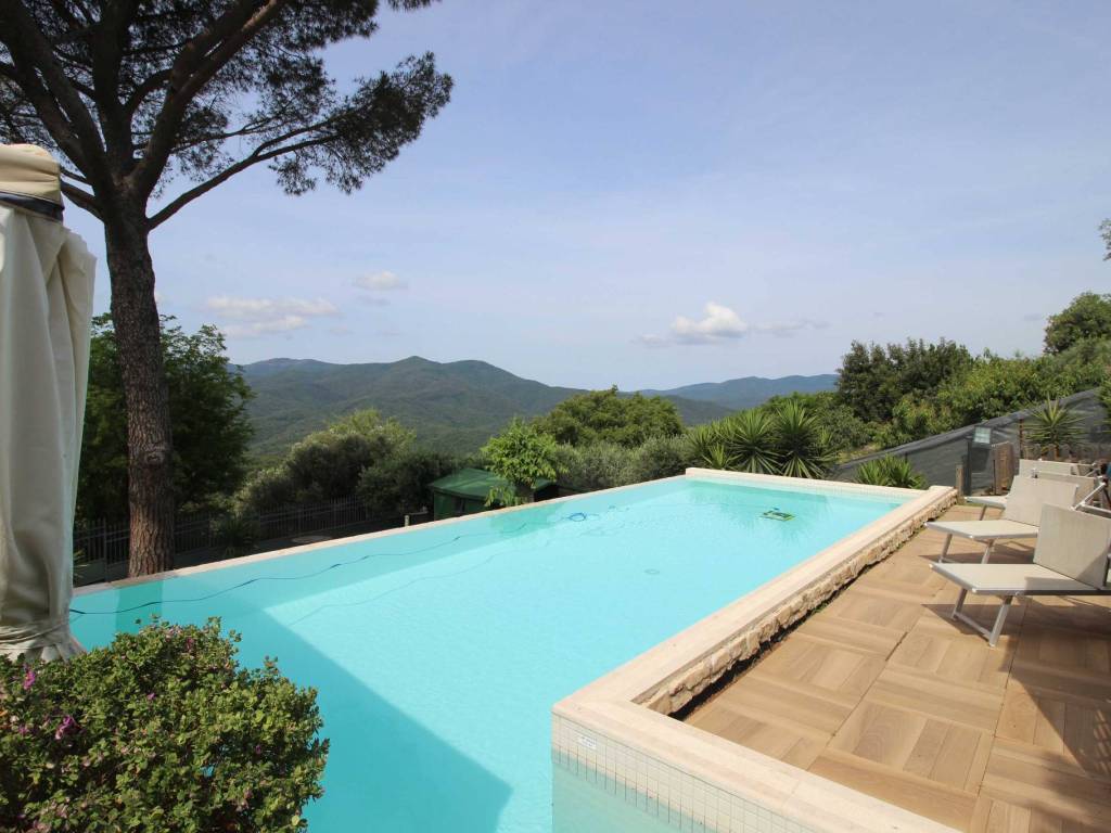 casa indipendente in vendita a Castiglione della Pescaia in zona Vetulonia