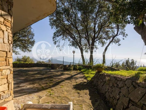 casa indipendente in vendita a Castiglione della Pescaia in zona Roccamare