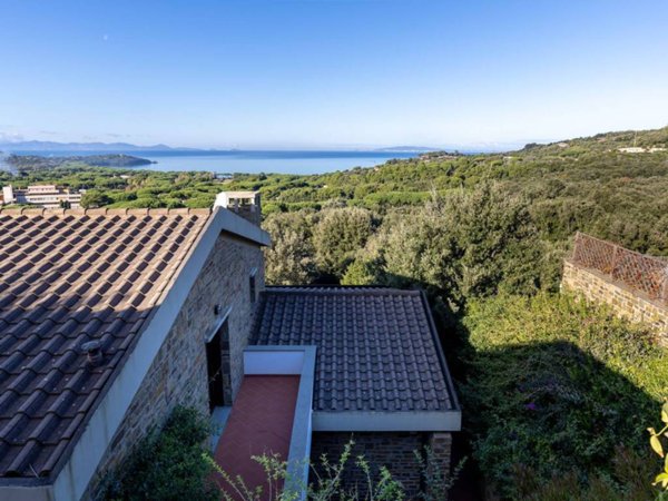 casa indipendente in vendita a Castiglione della Pescaia in zona Punta Ala