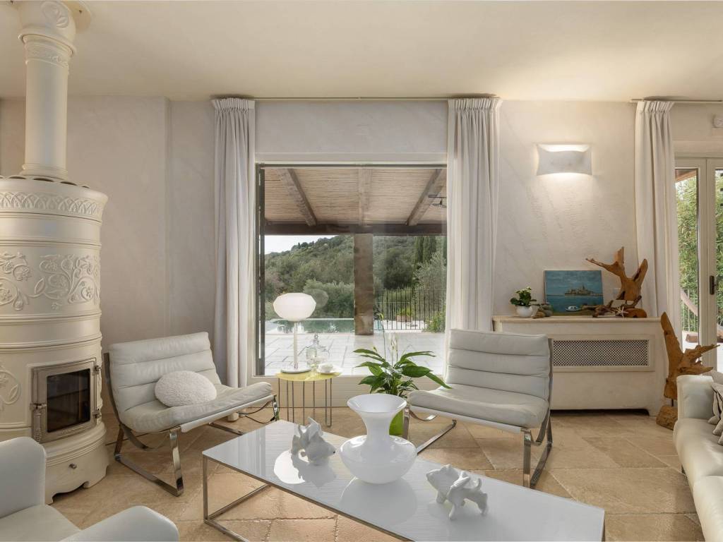 casa indipendente in vendita a Castiglione della Pescaia in zona Punta Ala