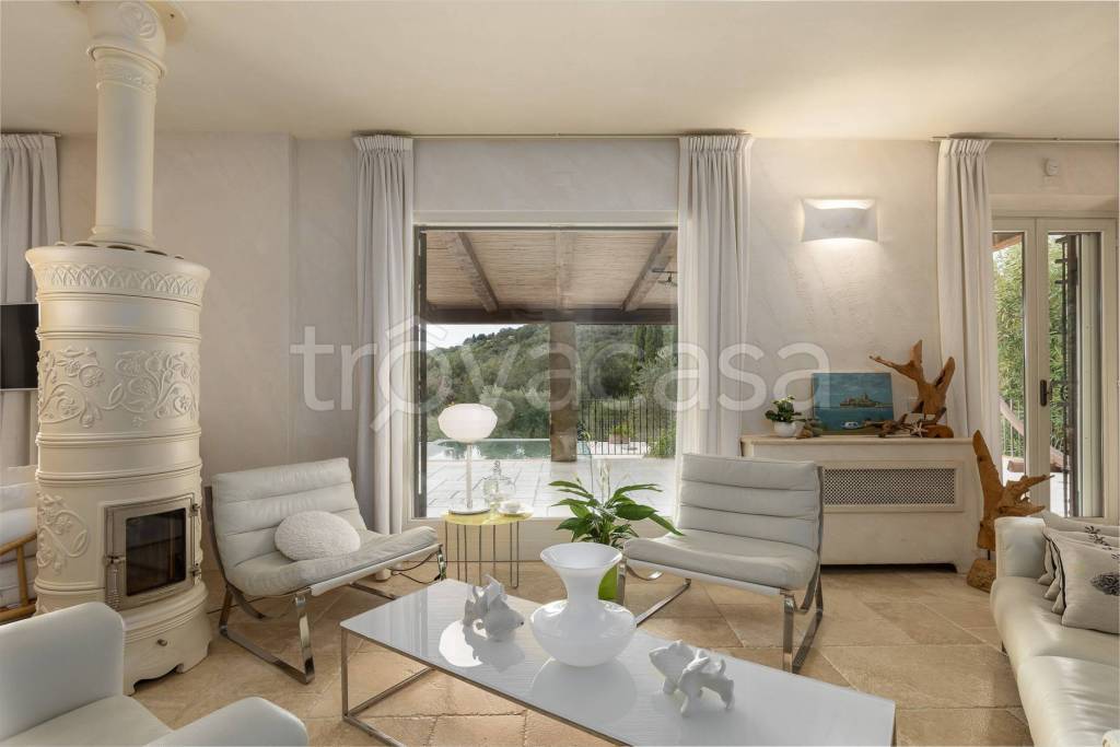 casa indipendente in vendita a Castiglione della Pescaia in zona Punta Ala