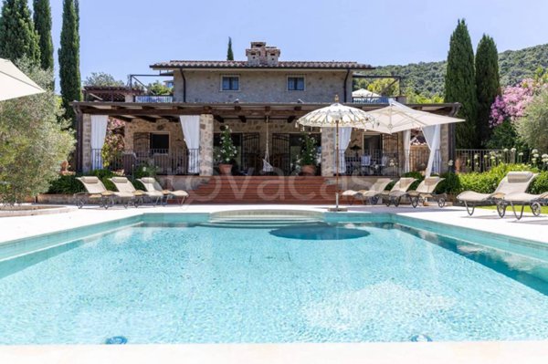 casa indipendente in vendita a Castiglione della Pescaia in zona Punta Ala