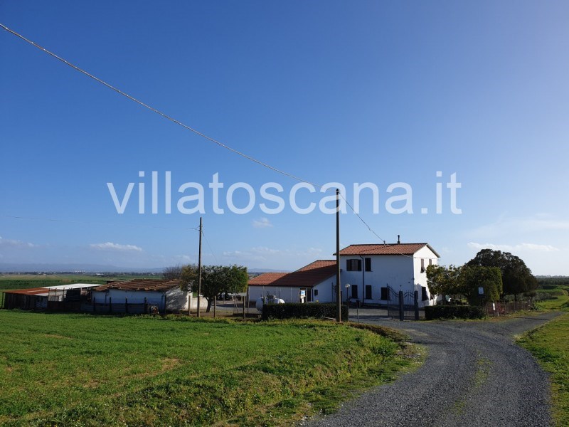 casa indipendente in vendita a Castiglione della Pescaia in zona Buriano