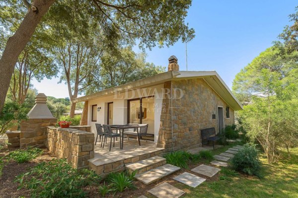 casa indipendente in vendita a Castiglione della Pescaia in zona Punta Ala