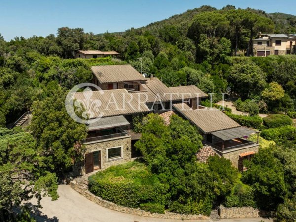 casa indipendente in vendita a Castiglione della Pescaia in zona Punta Ala
