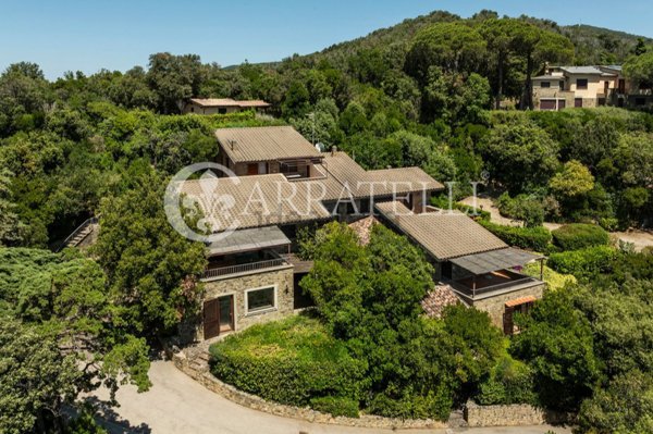 casa indipendente in vendita a Castiglione della Pescaia in zona Punta Ala