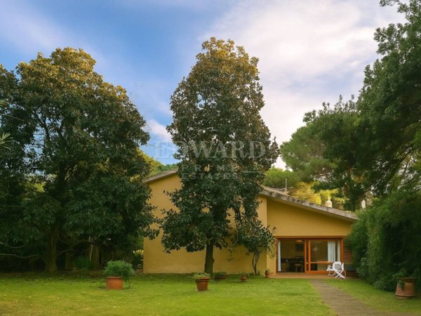 casa indipendente in vendita a Castiglione della Pescaia in zona Punta Ala