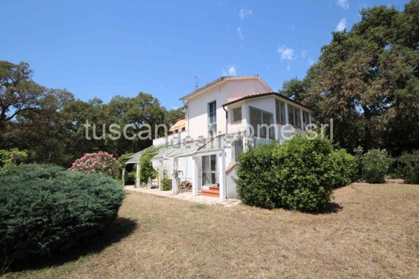 casa indipendente in vendita a Castiglione della Pescaia in zona Tirli
