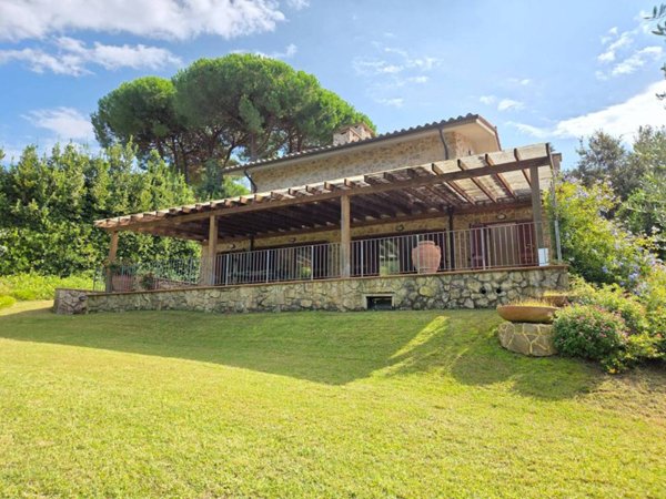 casa indipendente in vendita a Castiglione della Pescaia in zona Punta Ala