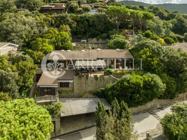 casa indipendente in vendita a Castiglione della Pescaia in zona Punta Ala