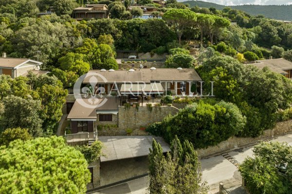 casa indipendente in vendita a Castiglione della Pescaia in zona Punta Ala