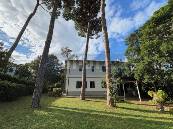 casa indipendente in vendita a Castiglione della Pescaia in zona Punta Ala