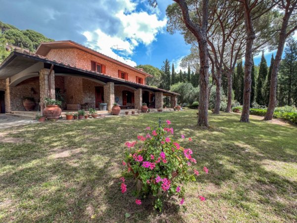 casa indipendente in vendita a Castiglione della Pescaia
