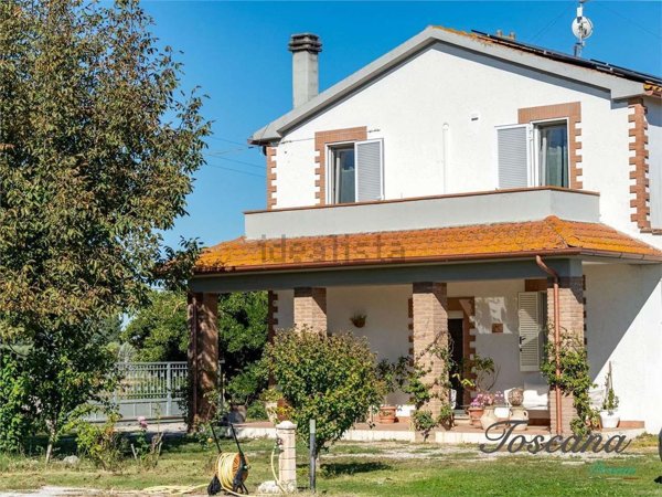 casa indipendente in vendita a Castiglione della Pescaia in zona Ampio