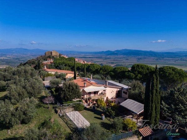casa indipendente in vendita a Castiglione della Pescaia in zona Vetulonia