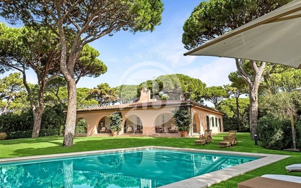 casa indipendente in vendita a Castiglione della Pescaia in zona Ampio