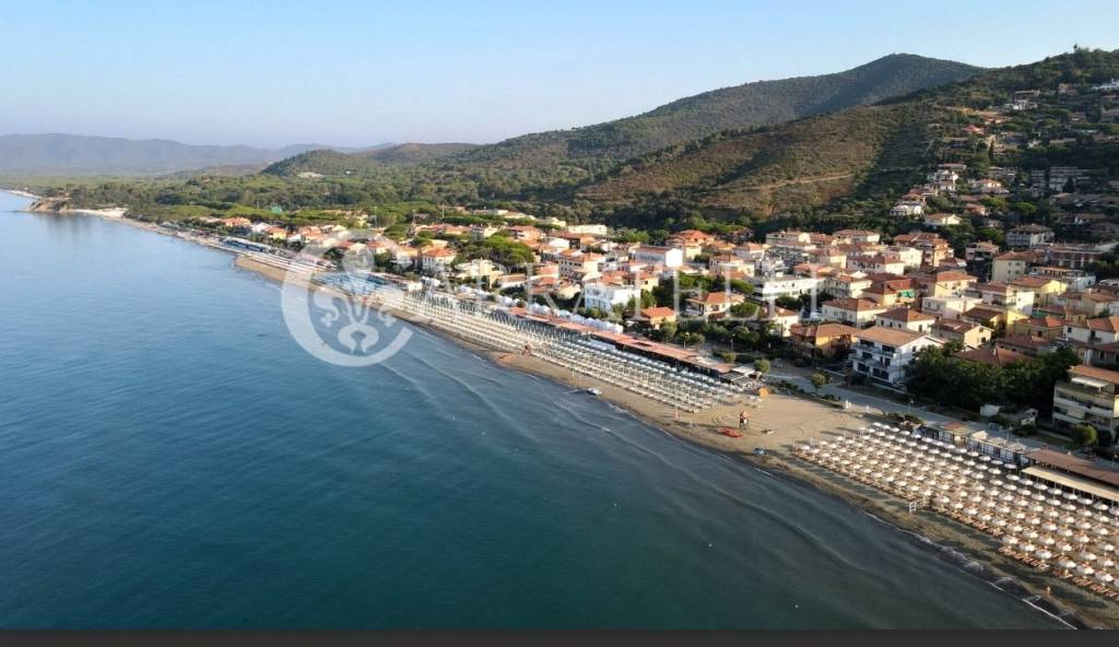 casa indipendente in vendita a Castiglione della Pescaia in zona Ampio