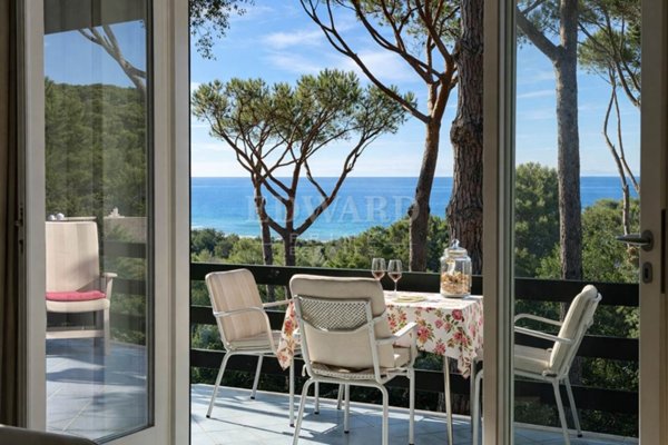 casa indipendente in vendita a Castiglione della Pescaia in zona Ampio