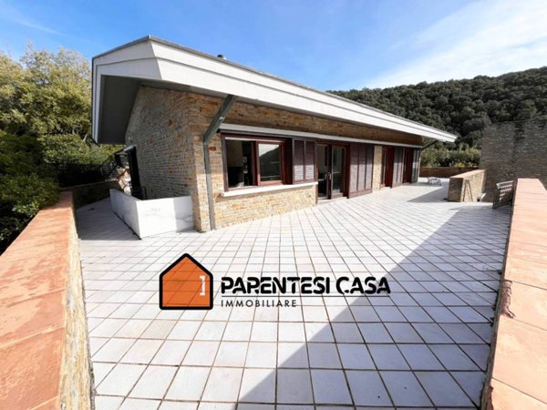 casa indipendente in vendita a Castiglione della Pescaia in zona Punta Ala