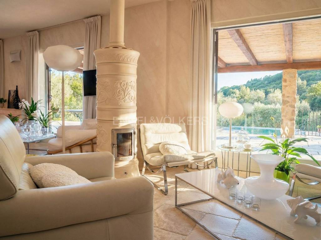 casa indipendente in vendita a Castiglione della Pescaia in zona Punta Ala