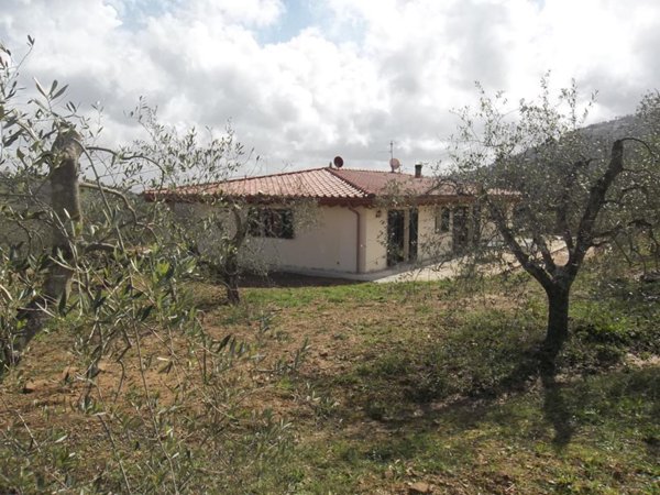 casa indipendente in vendita a Castiglione della Pescaia in zona Vetulonia