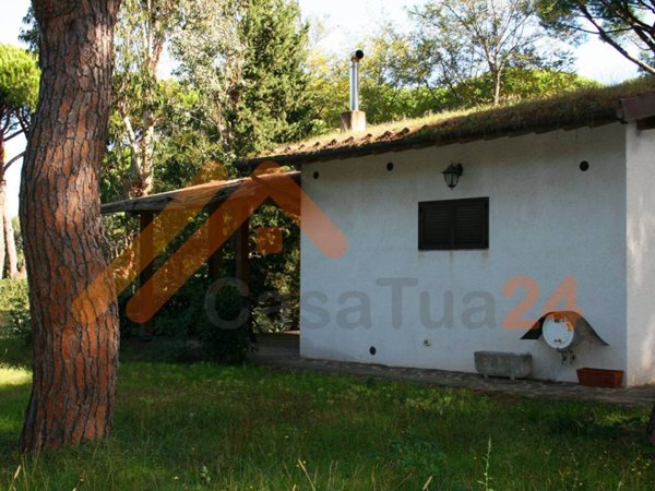 negozio in vendita a Castiglione della Pescaia in zona Roccamare