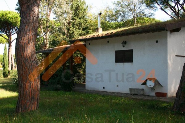 negozio in vendita a Castiglione della Pescaia in zona Rocchette