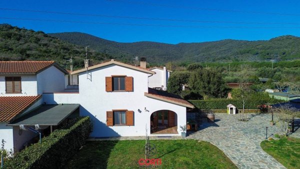 casa indipendente in vendita a Castiglione della Pescaia in zona Ampio