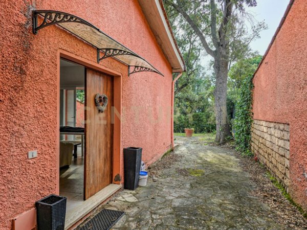 casa indipendente in vendita a Castiglione della Pescaia in zona Punta Ala