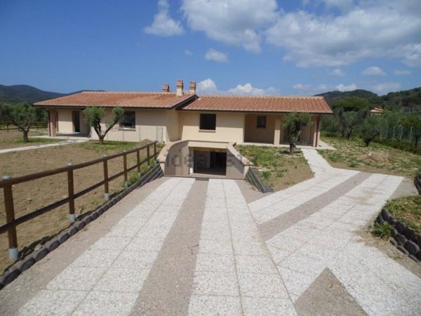 casa indipendente in vendita a Castiglione della Pescaia in zona Pian di Rocca